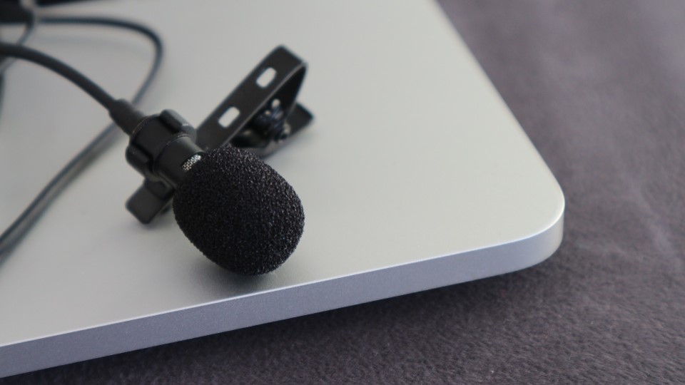 Lavalier microphone for live streaming