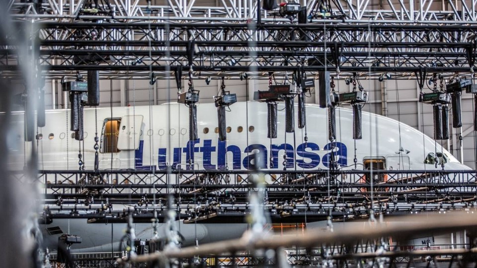 Lufthansa Logo 100th Birthday - satis&fy & Eurotruss